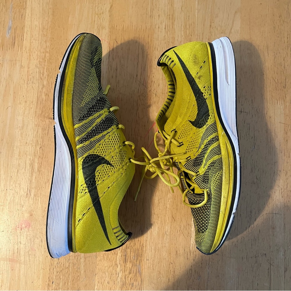 Nike flyknit trainers Yellow and Black Athletic Shoes